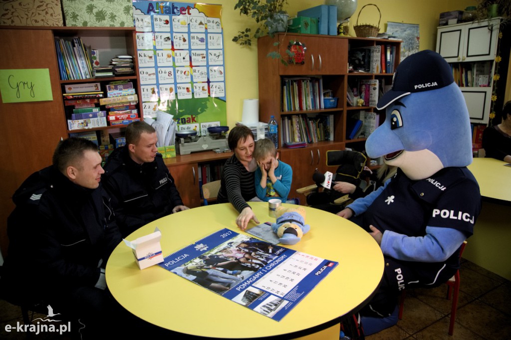 Koronowscy policjanci spełniają marzenia 7-letniego Jakuba
