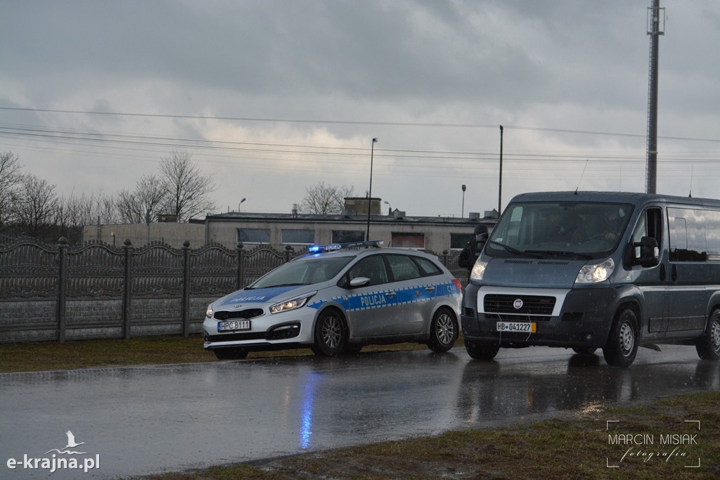 Terroryści uprowadzili autobus z uczniami