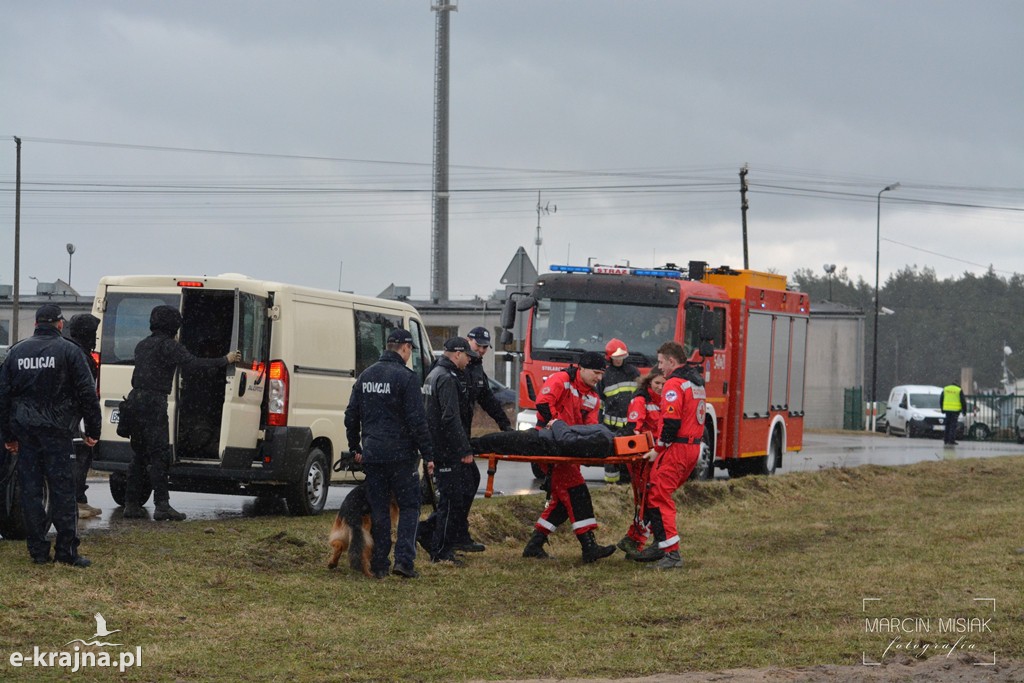 Terroryści uprowadzili autobus z uczniami