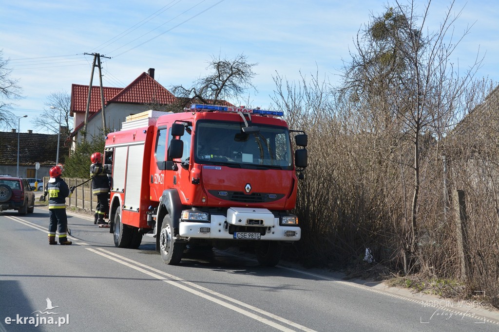 Pożar trawy w Sikorzu