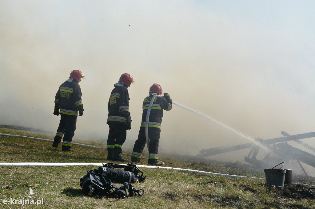 Pożar stodoły w Jeleniu - FOTO