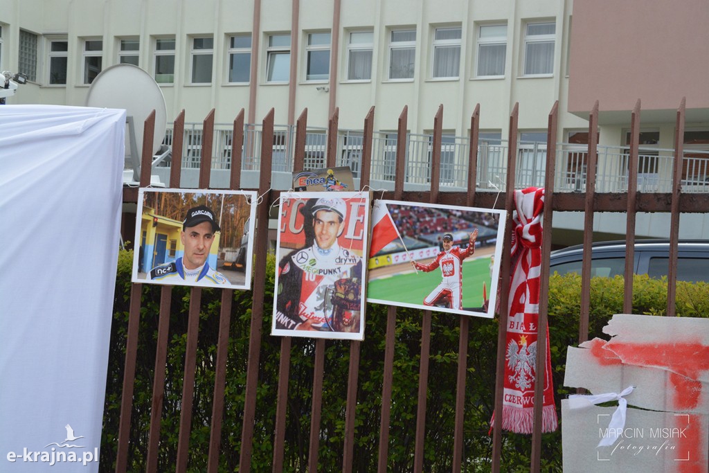 Kibice wspierają Tomasza Golloba