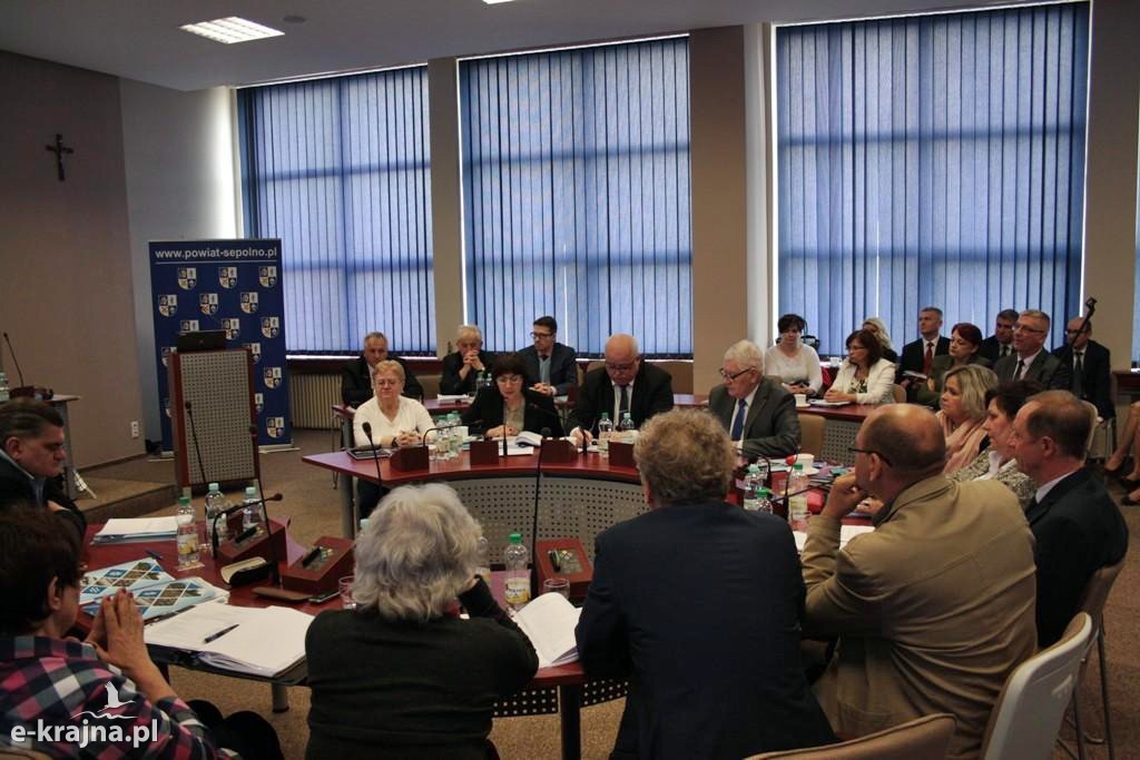 Absolutorium dla Zarządu Powiatu