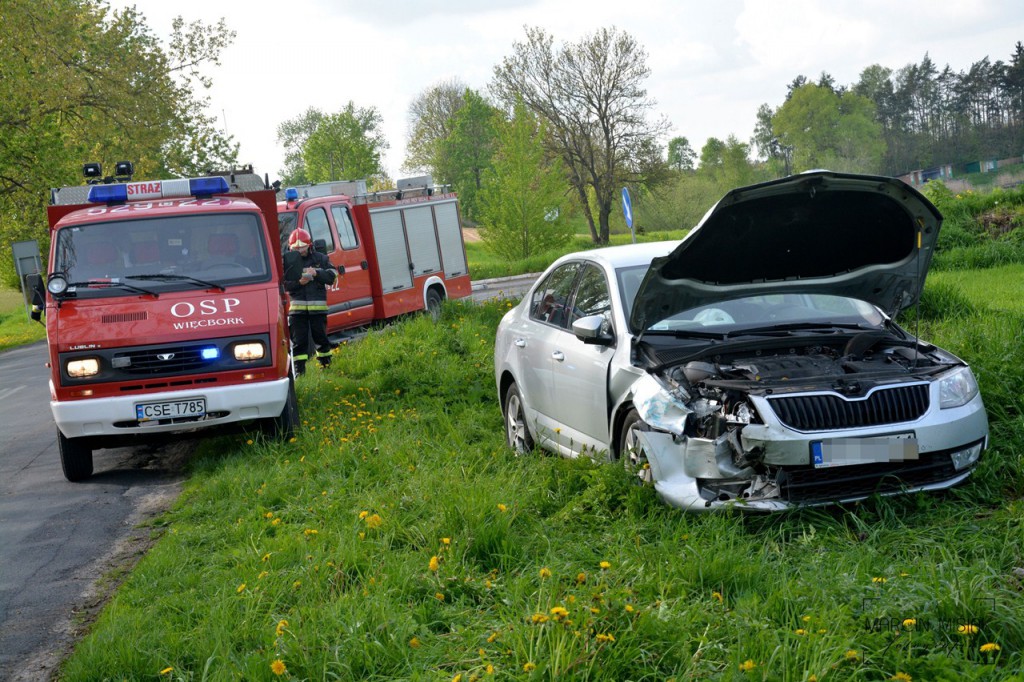 Zderzenie osobówek w Zabartowie