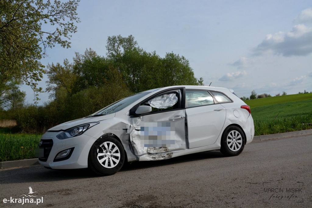 Zderzenie osobówek w Zabartowie