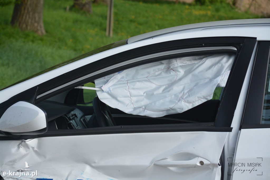 Zderzenie osobówek w Zabartowie