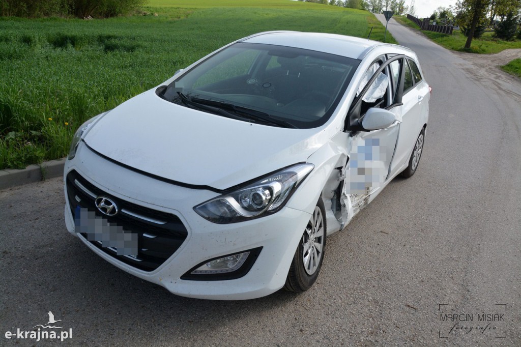 Zderzenie osobówek w Zabartowie