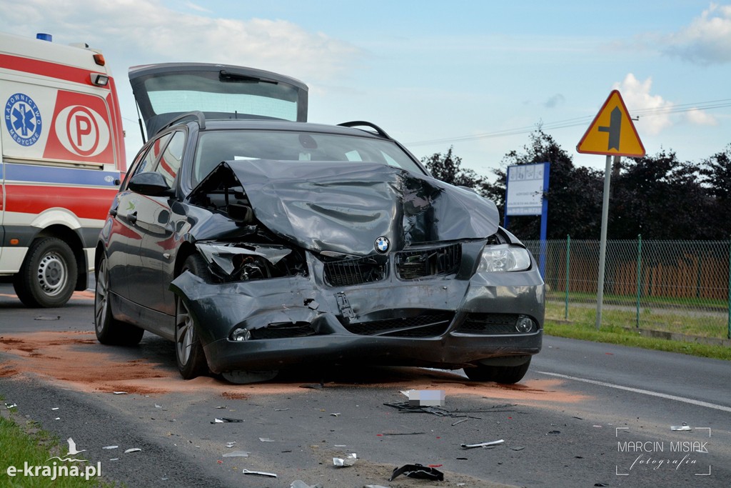 Zderzenie osobówek w Grochowcu