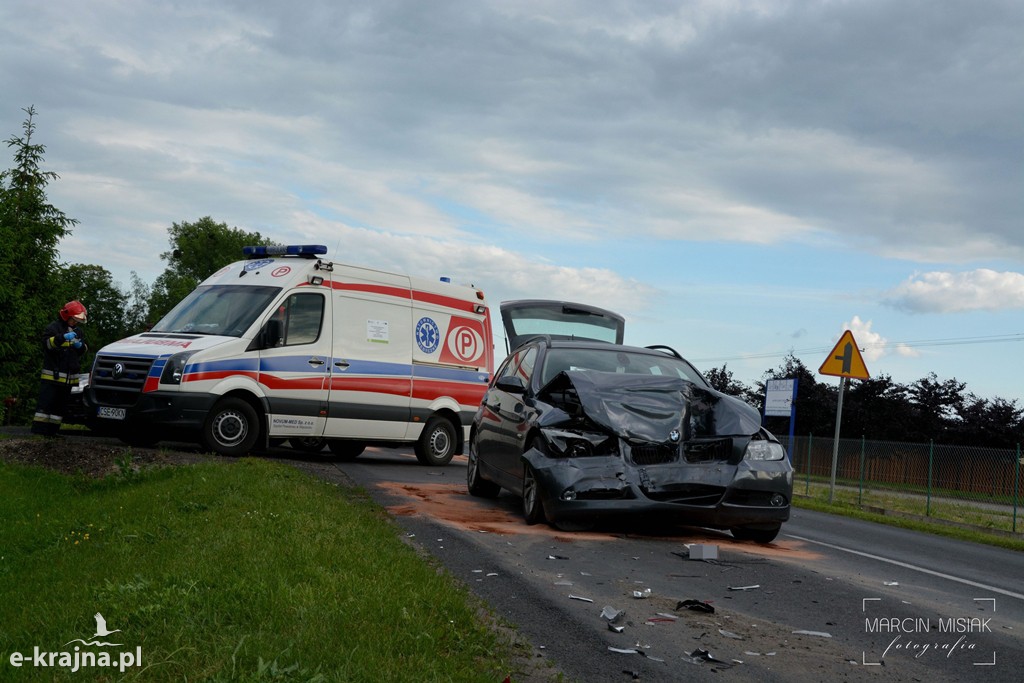 Zderzenie osobówek w Grochowcu