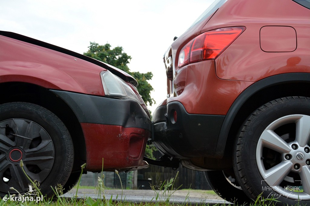 Zderzenie osobówek w Grochowcu