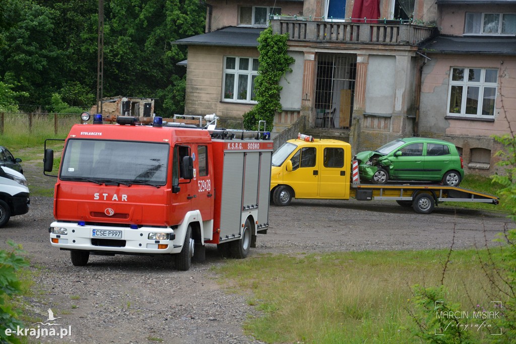 Zderzenie osobówki z TIR-em w Olszewce