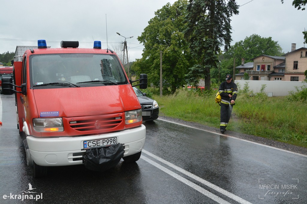 Zderzenie osobówki z TIR-em w Olszewce