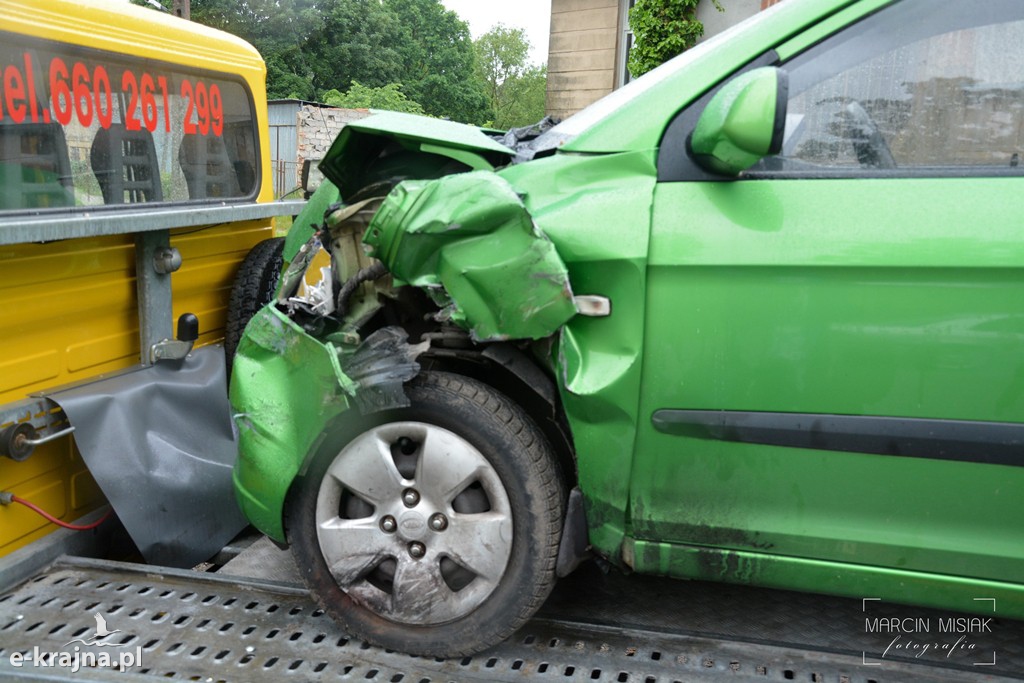 Zderzenie osobówki z TIR-em w Olszewce