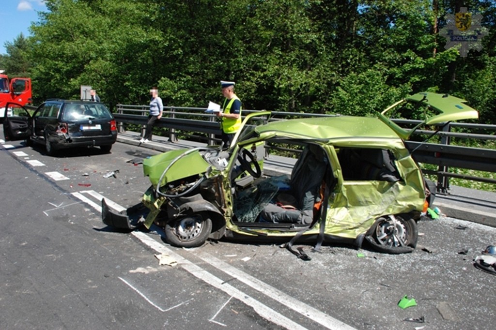 Wypadek drogowy z udziałem 4 samochodów