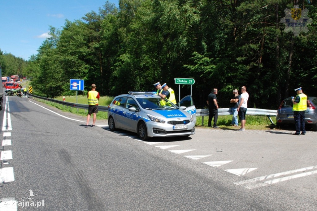 Wypadek drogowy z udziałem 4 samochodów