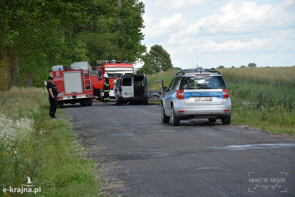 Pożar samochodu na trasie Wielowicz - Więcbork
