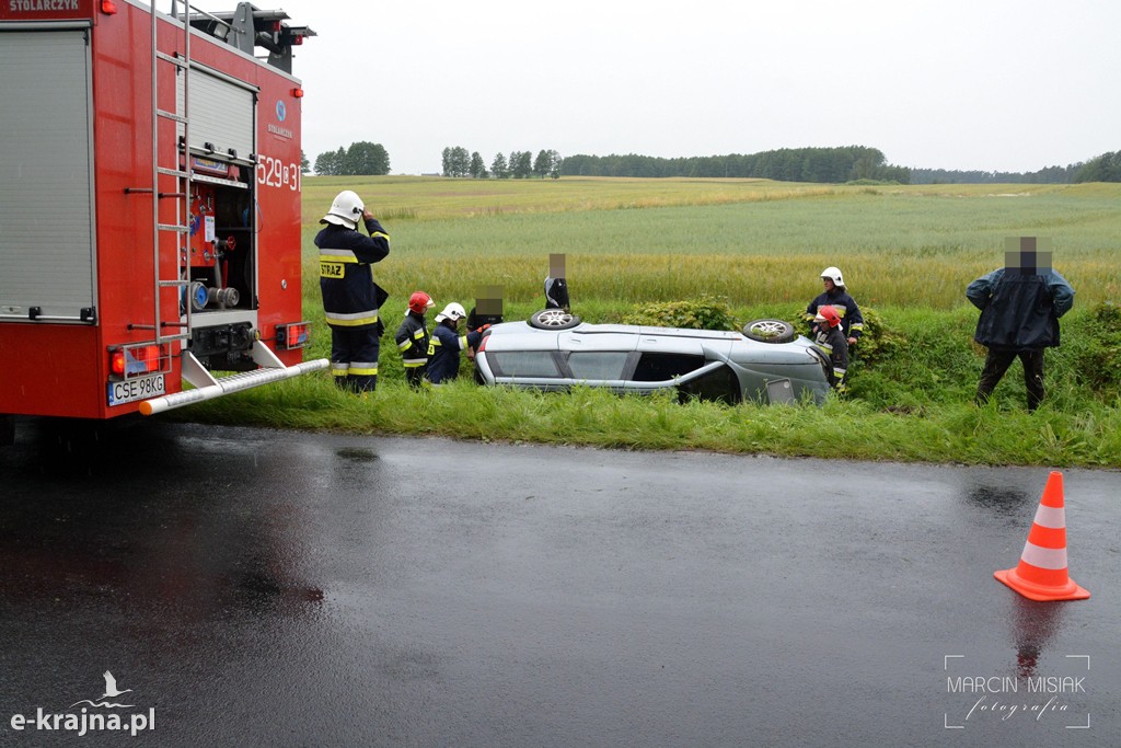 Opel wypadł z drogi na trasie Więcbork - Złotów