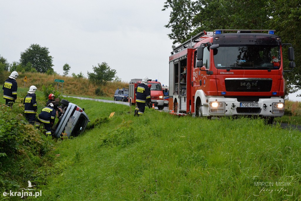 Opel wypadł z drogi na trasie Więcbork - Złotów