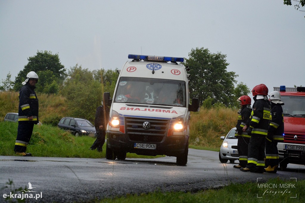 Opel wypadł z drogi na trasie Więcbork - Złotów