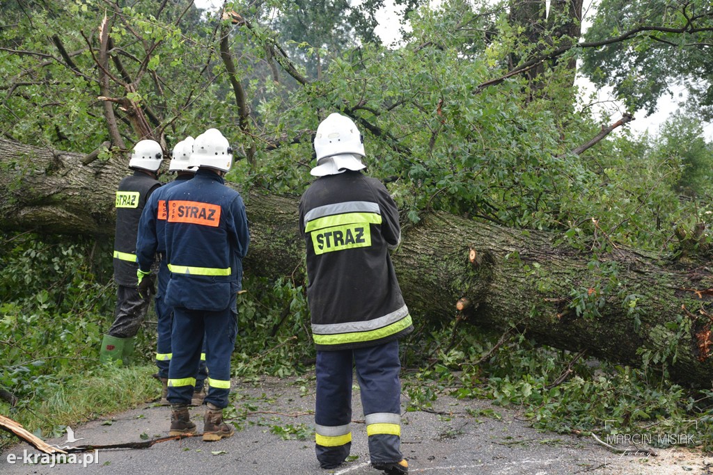 Ogromne zniszczenia po piątkowej nawałnicy