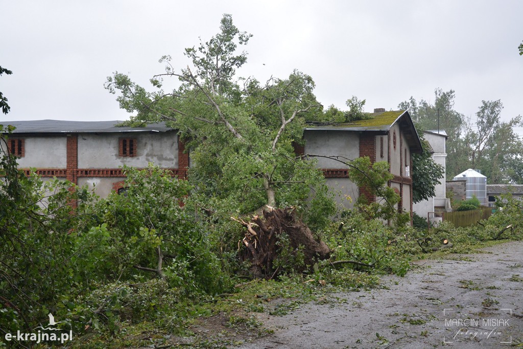 Ogromne zniszczenia po piątkowej nawałnicy