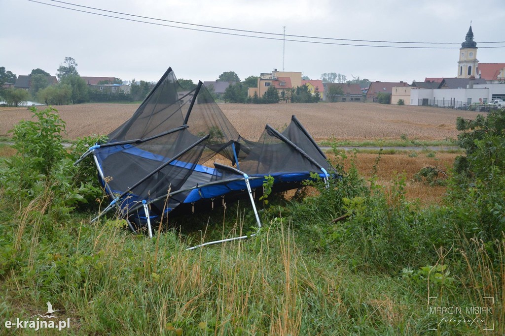 Ogromne zniszczenia po piątkowej nawałnicy