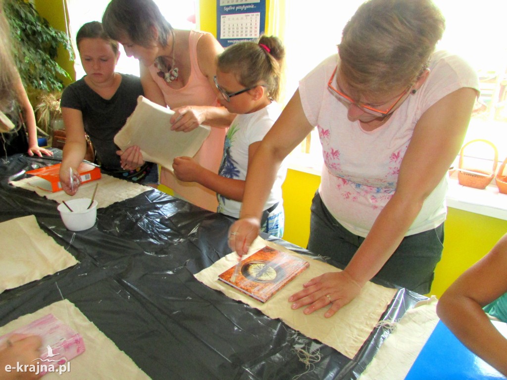 Szczypta kultury z makulatury