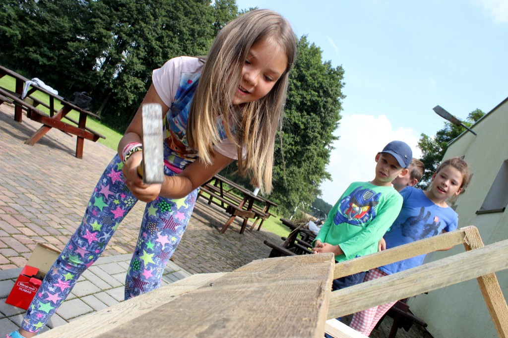 Półkolonie letnie z pożytecznymi owadami w tle