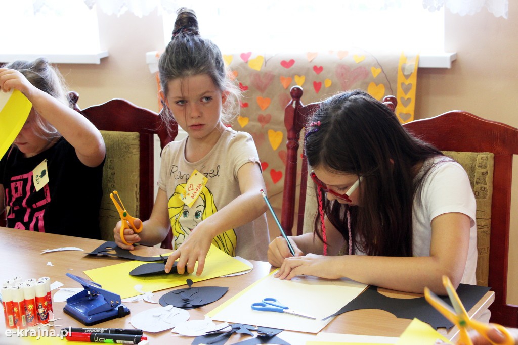 Półkolonie letnie z pożytecznymi owadami w tle