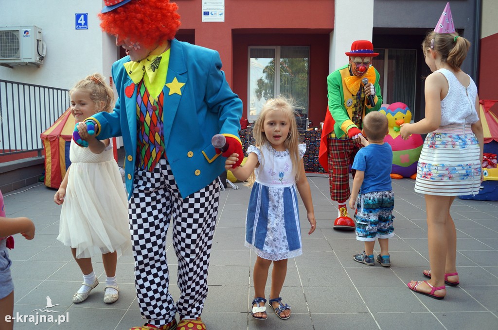 Tłumy dzieci i dorosłych żegnały wakacje