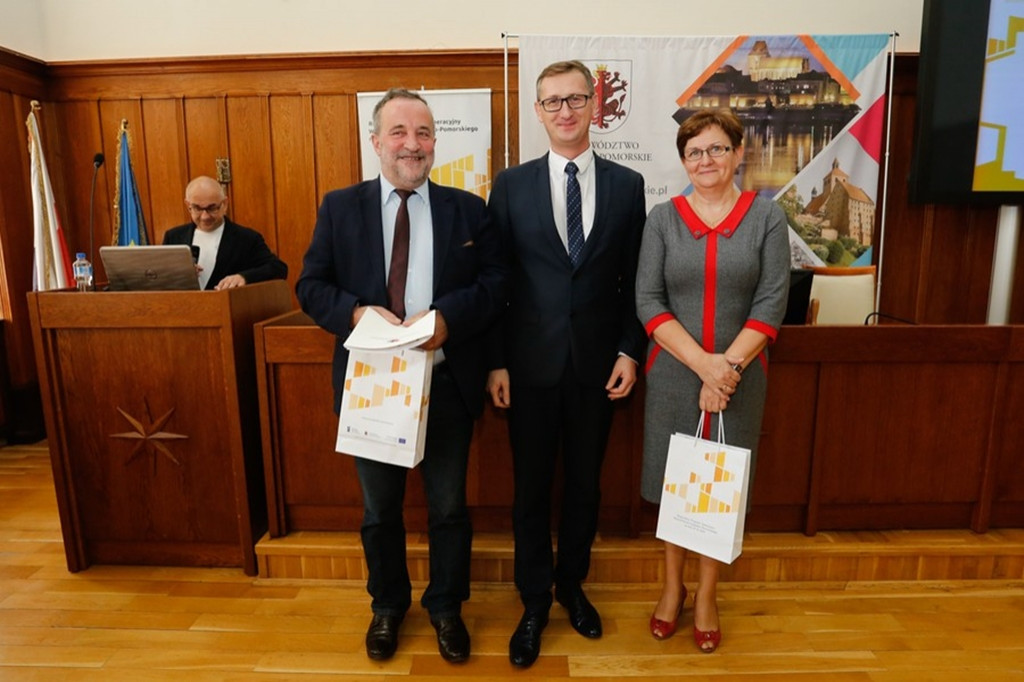 Podpisali umowy RPO