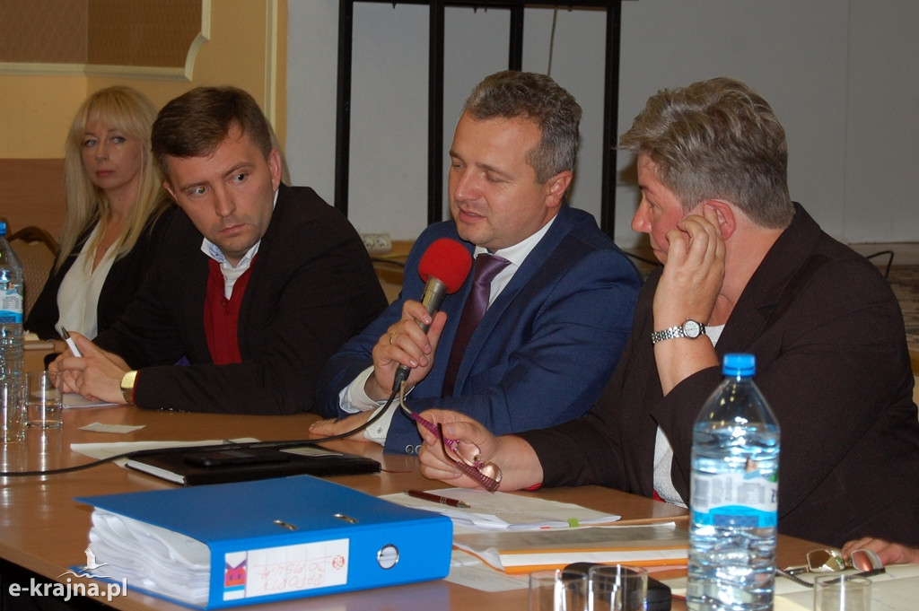 Burzliwe spotkanie z poszkodowanymi przez nawałnicę