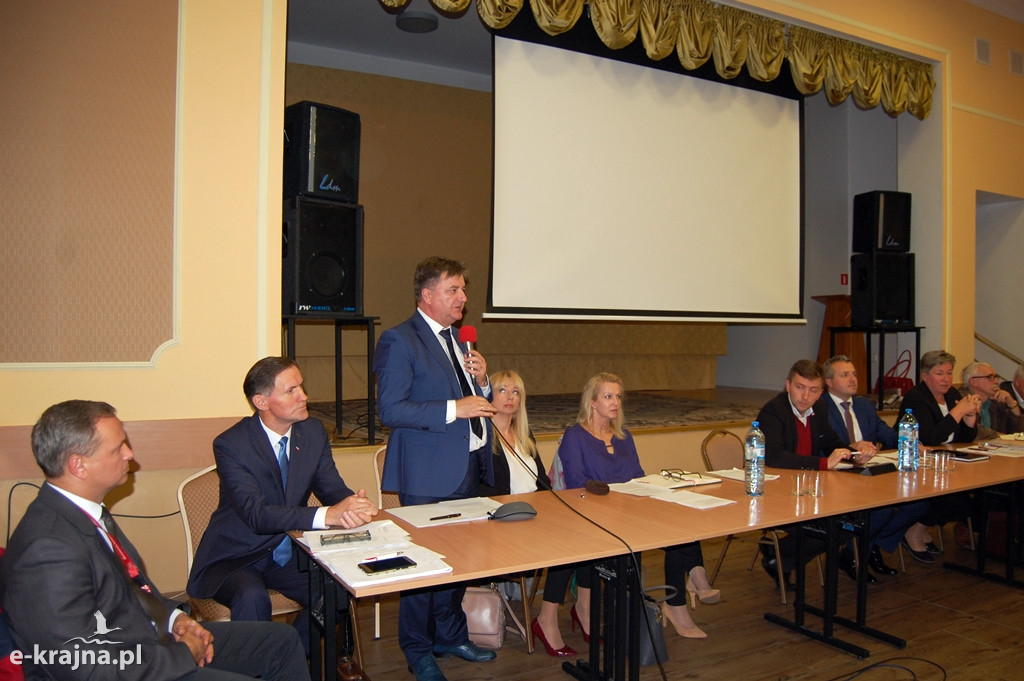 Burzliwe spotkanie z poszkodowanymi przez nawałnicę