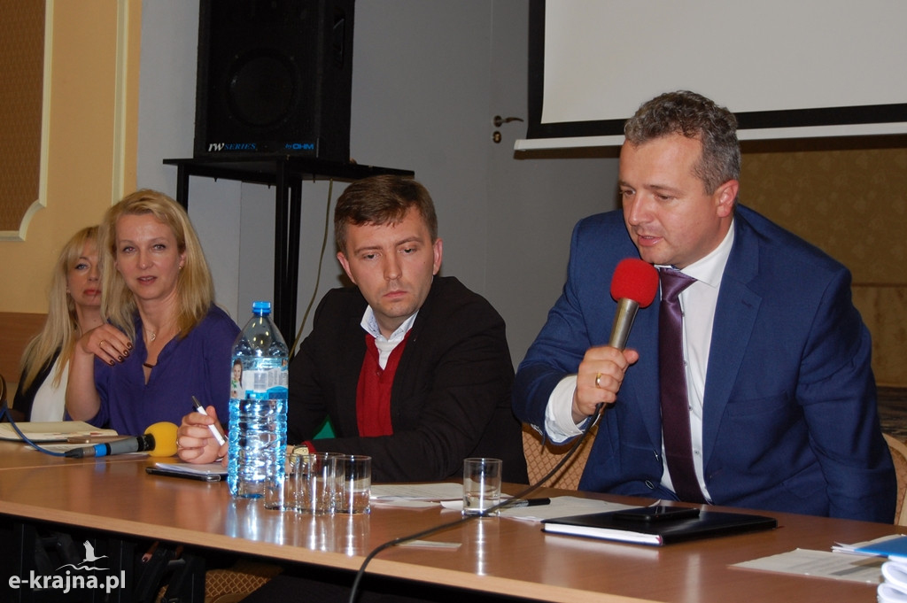 Burzliwe spotkanie z poszkodowanymi przez nawałnicę