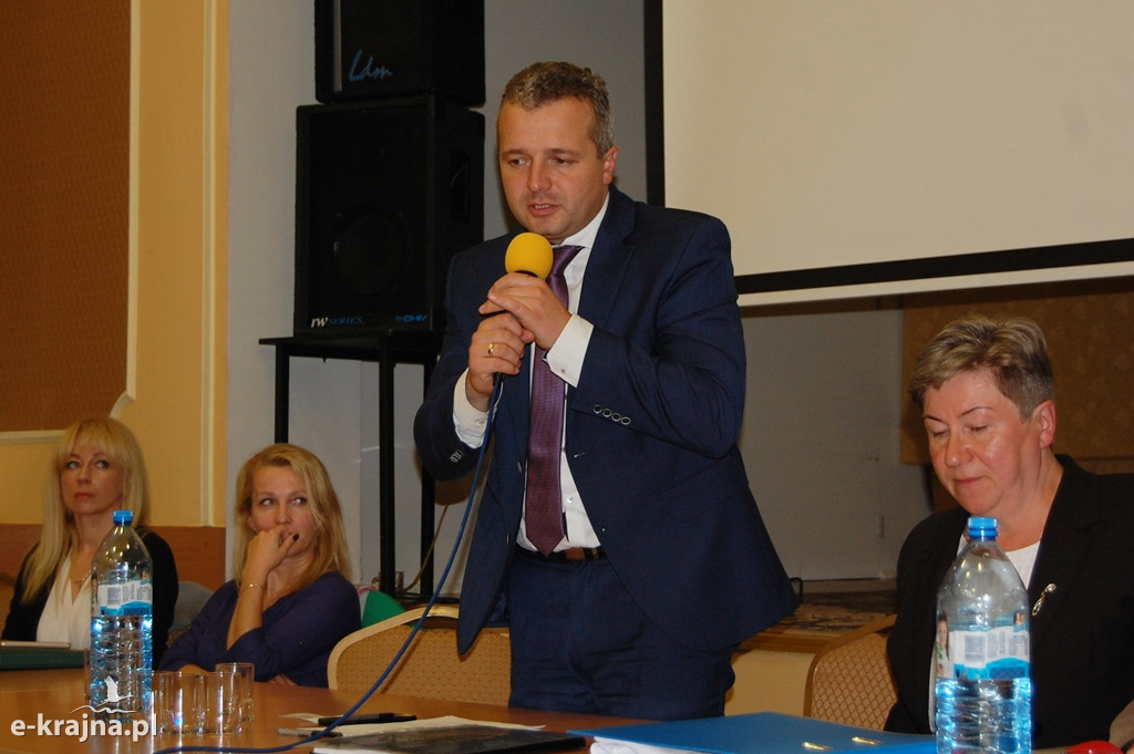 Burzliwe spotkanie z poszkodowanymi przez nawałnicę