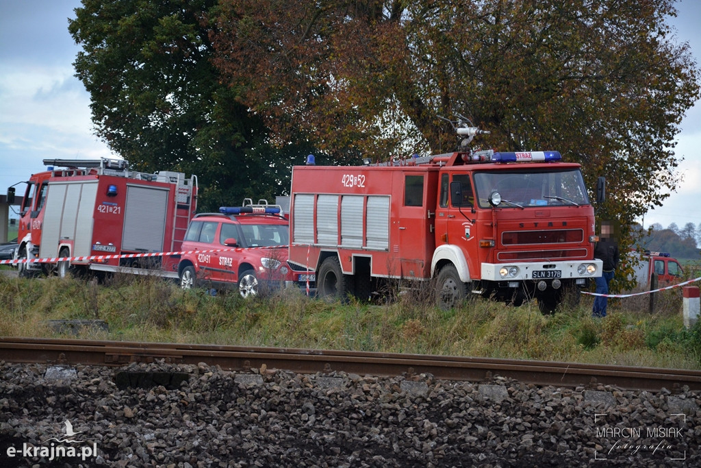 Zderzenie śmieciarki z szynobusem - FOTO