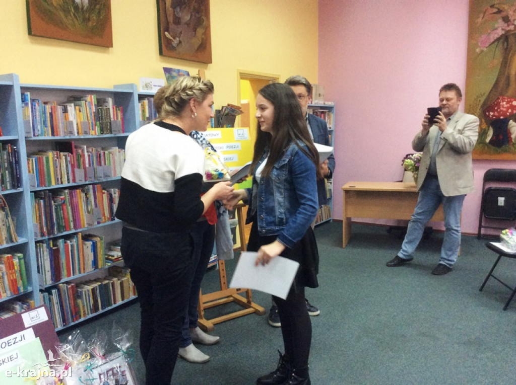Gościem sępoleńskiej biblioteki był Michał Rusinek