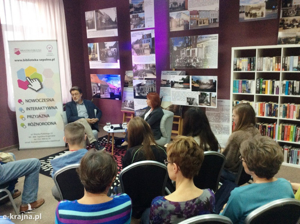 Gościem sępoleńskiej biblioteki był Michał Rusinek