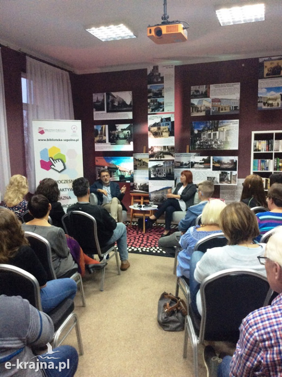 Gościem sępoleńskiej biblioteki był Michał Rusinek