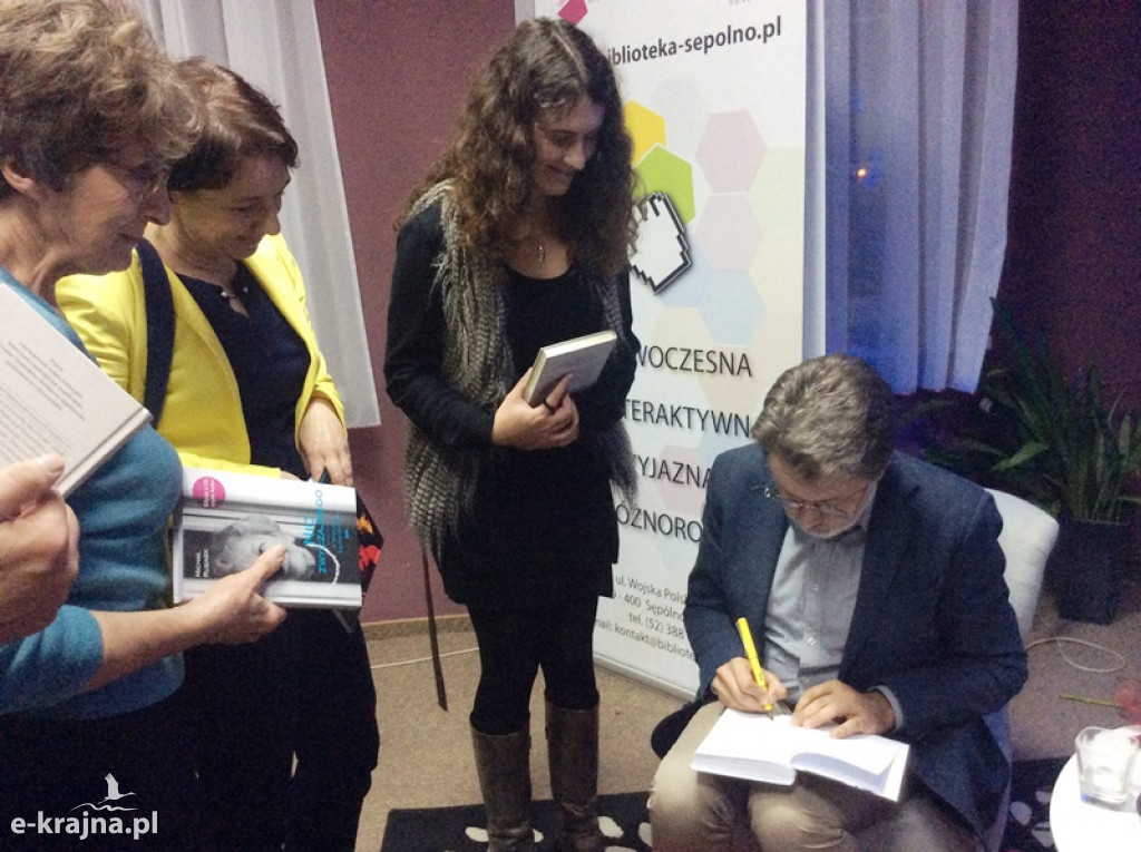Gościem sępoleńskiej biblioteki był Michał Rusinek