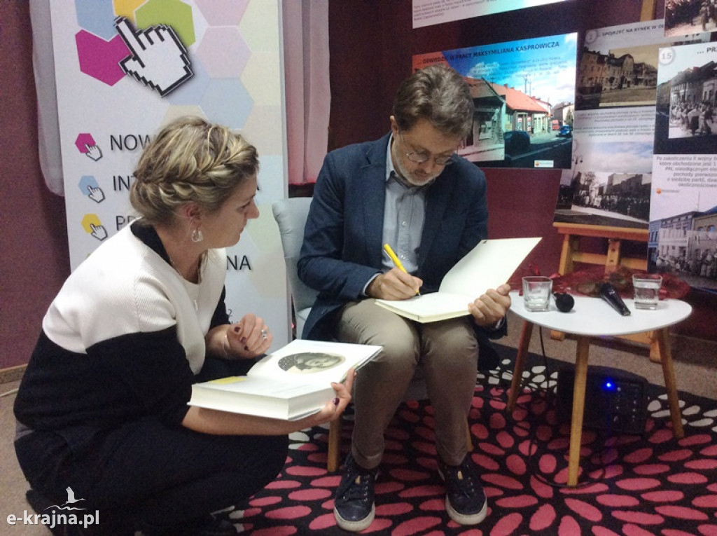 Gościem sępoleńskiej biblioteki był Michał Rusinek