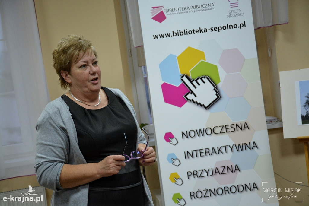 Drzewa w sępoleńskiej bibliotece