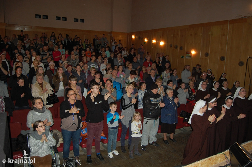 Nasz Bóg jest wielki - Effatha otworzyła serca więcborskiej publiczności