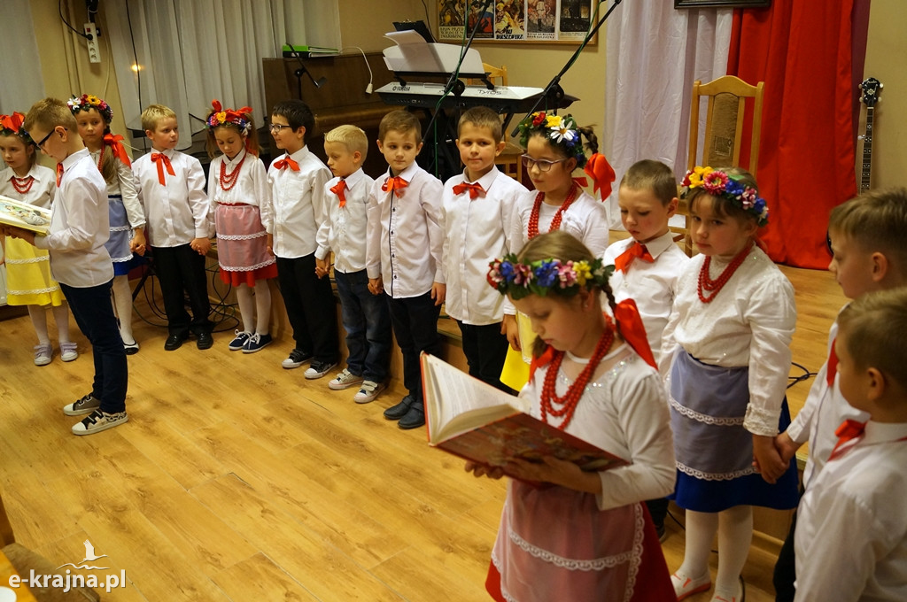Kamień: Wieczornica z okazji Święta Niepodległości