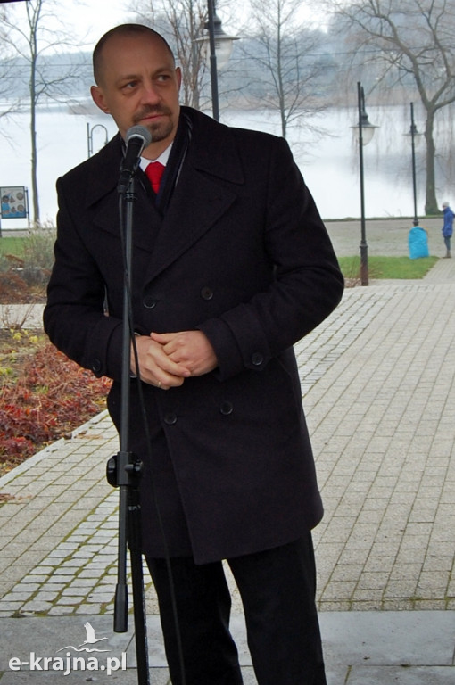 Kolędowanie przy więcborskiej żywej szopce