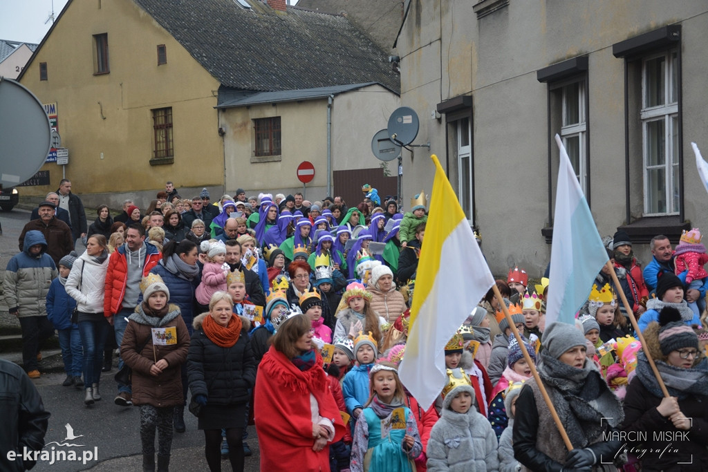 Orszak Trzech Króli przeszedł ulicami Sępólna Krajeńskiego