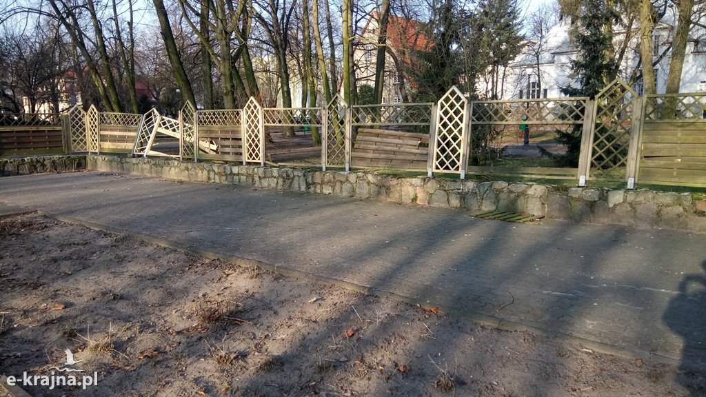 Złotów: Nieletni odpowiedzą za zniszczenie mienia