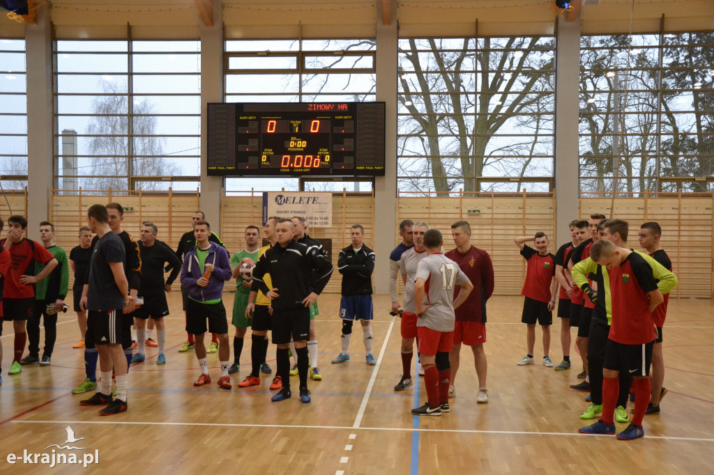 CZARBUT wygrywa w zimowym turnieju futsalu
