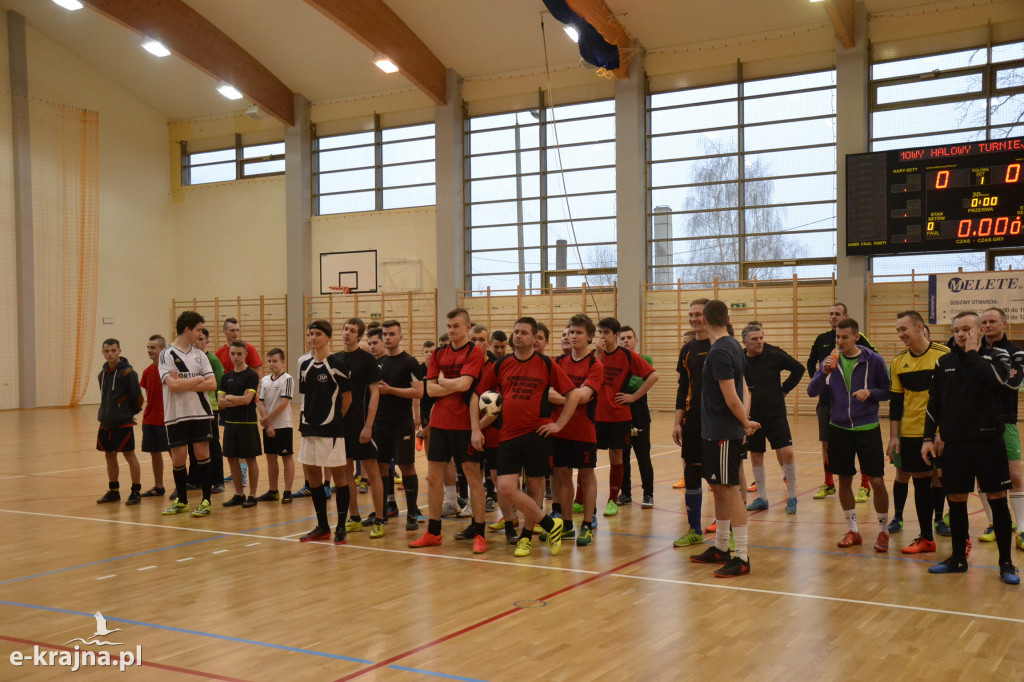 CZARBUT wygrywa w zimowym turnieju futsalu
