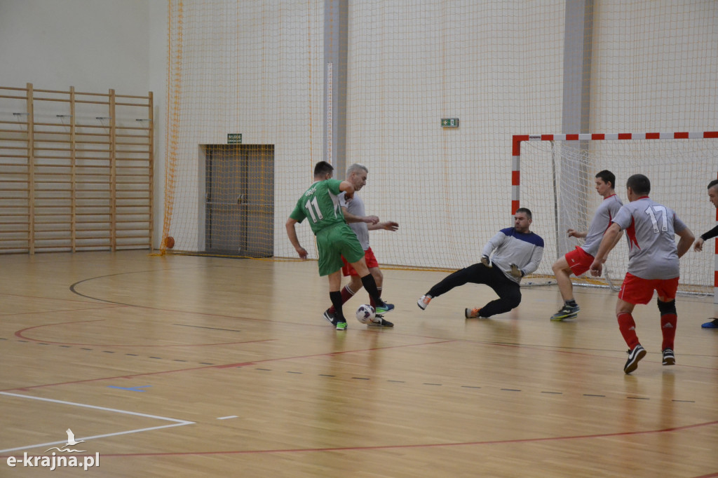 CZARBUT wygrywa w zimowym turnieju futsalu